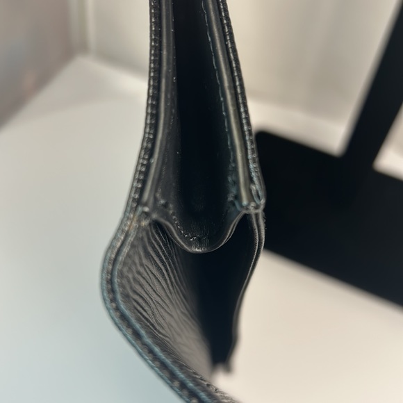 Louis Vuitton, Clutch bag Jena Black Epi - Picture 9 of 17